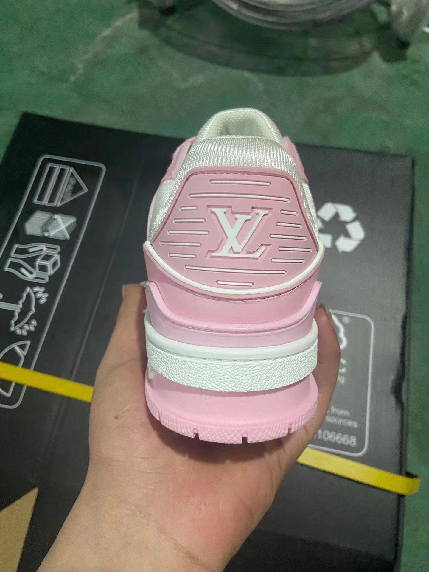 LV Shoes(AAAA)-735