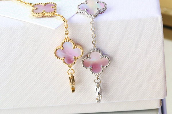 V*n Cl**f & Ar**ls bracelet(19cm)-007