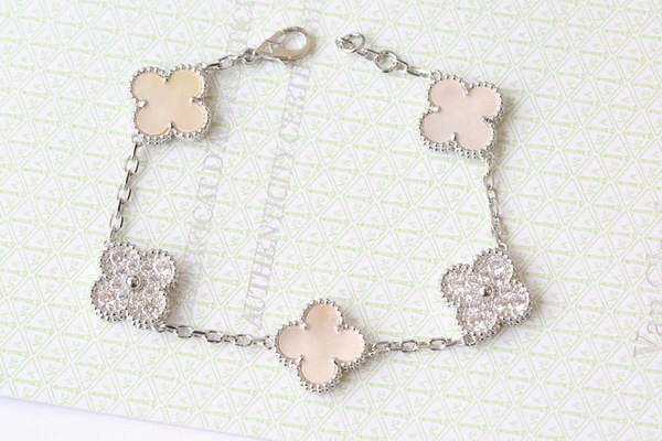 V*n Cl**f & Ar**ls bracelet(19cm)-008