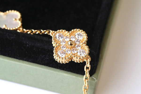 V*n Cl**f & Ar**ls bracelet(19cm)-008