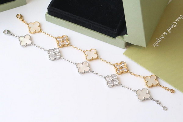 V*n Cl**f & Ar**ls bracelet(19cm)-008