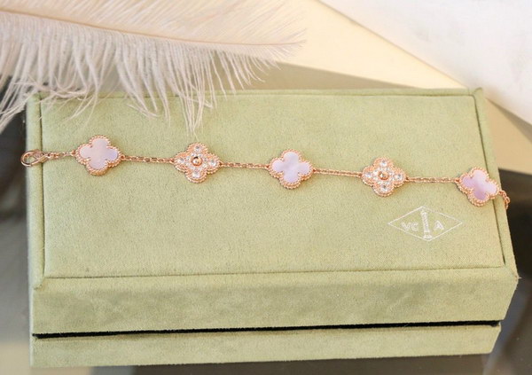 V*n Cl**f & Ar**ls bracelet(19cm)-010