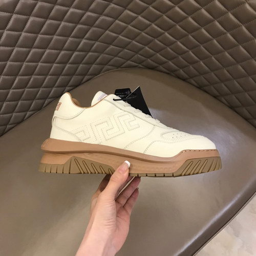 Versace Shoes(AAA)-183