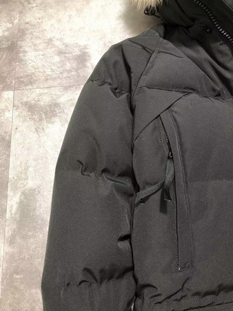 Can*a Go*e coat (e30)-223