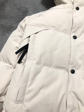 Can*a Go*e coat (e30)-224