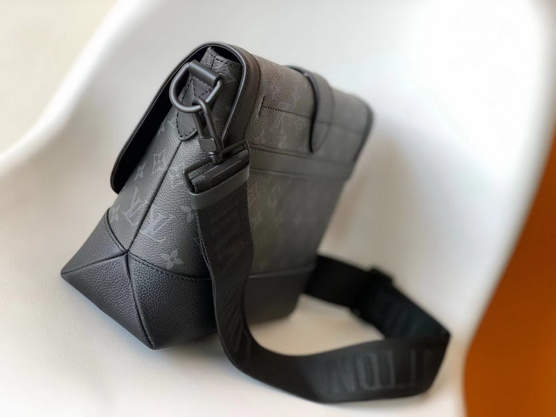 LV Handbags AAA(Men)-124