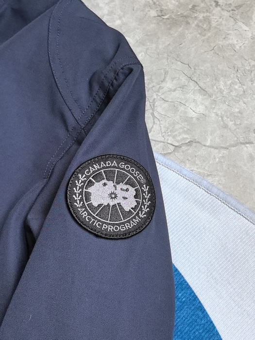 Can*a Go*e jacket-002