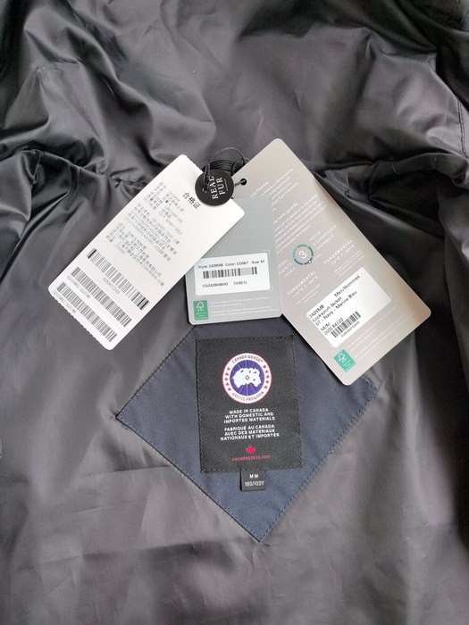 Can*a Go*e jacket-002