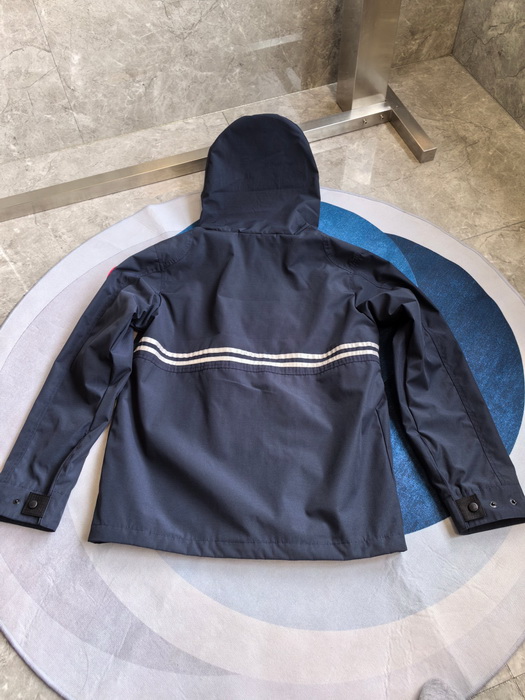 Can*a Go*e jacket-004