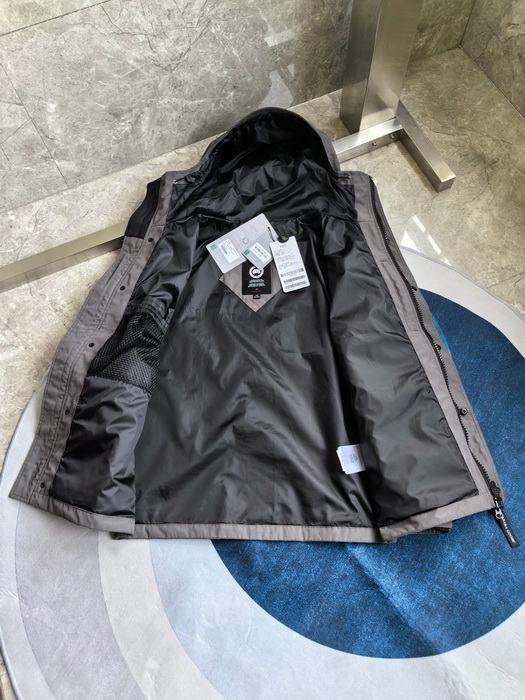 Can*a Go*e jacket-005