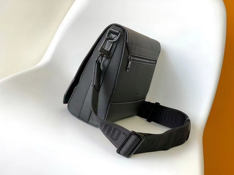 LV Handbags AAAA(Men)-140