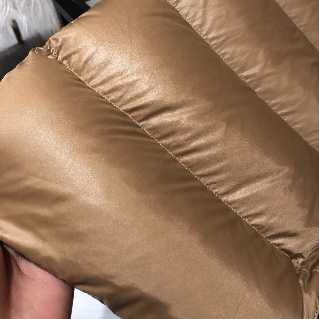 Moncler Coat(Women)-011