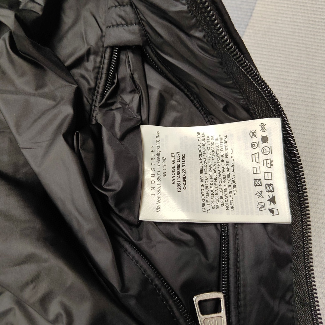 Moncler Vest Coat-027
