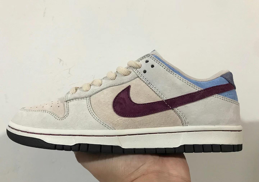 Nike Dunk Low Appears white