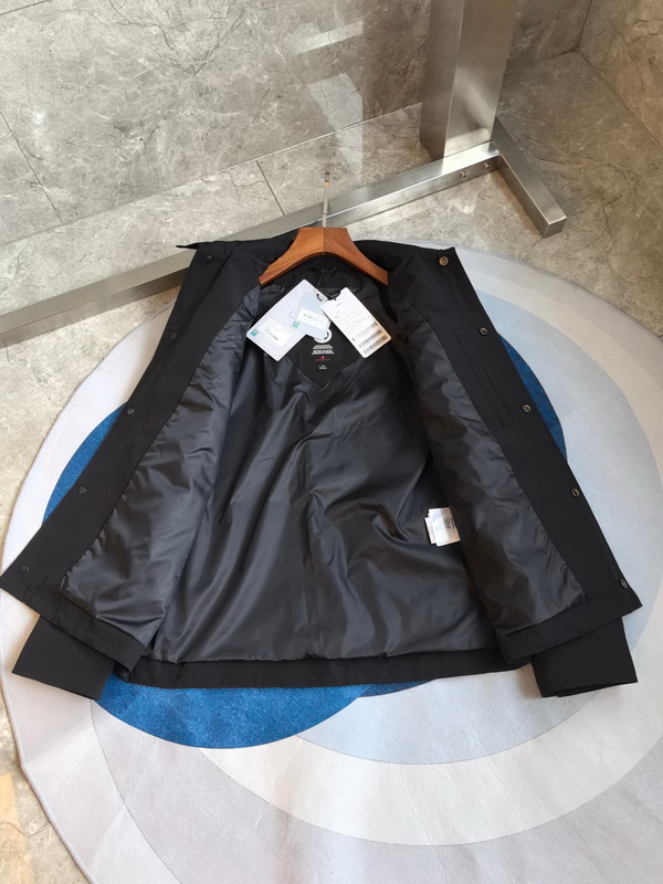 Can*a Go*e jacket-008