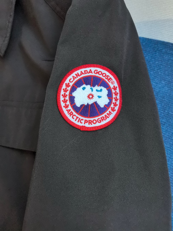 Can*a Go*e jacket-008