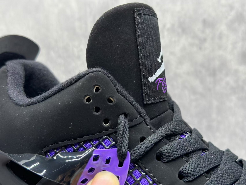 Air Jordan 4 Retro-043