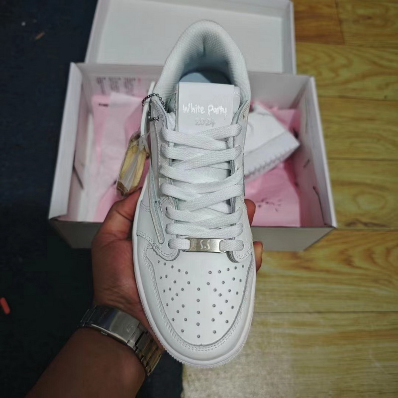 Nike Air Jordan 1 Low-004