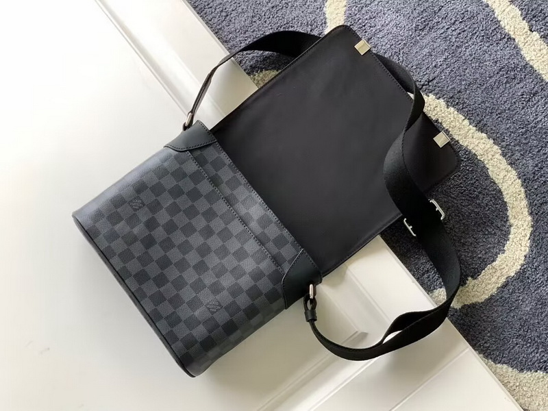 LV Handbags AAAA(Men)-151