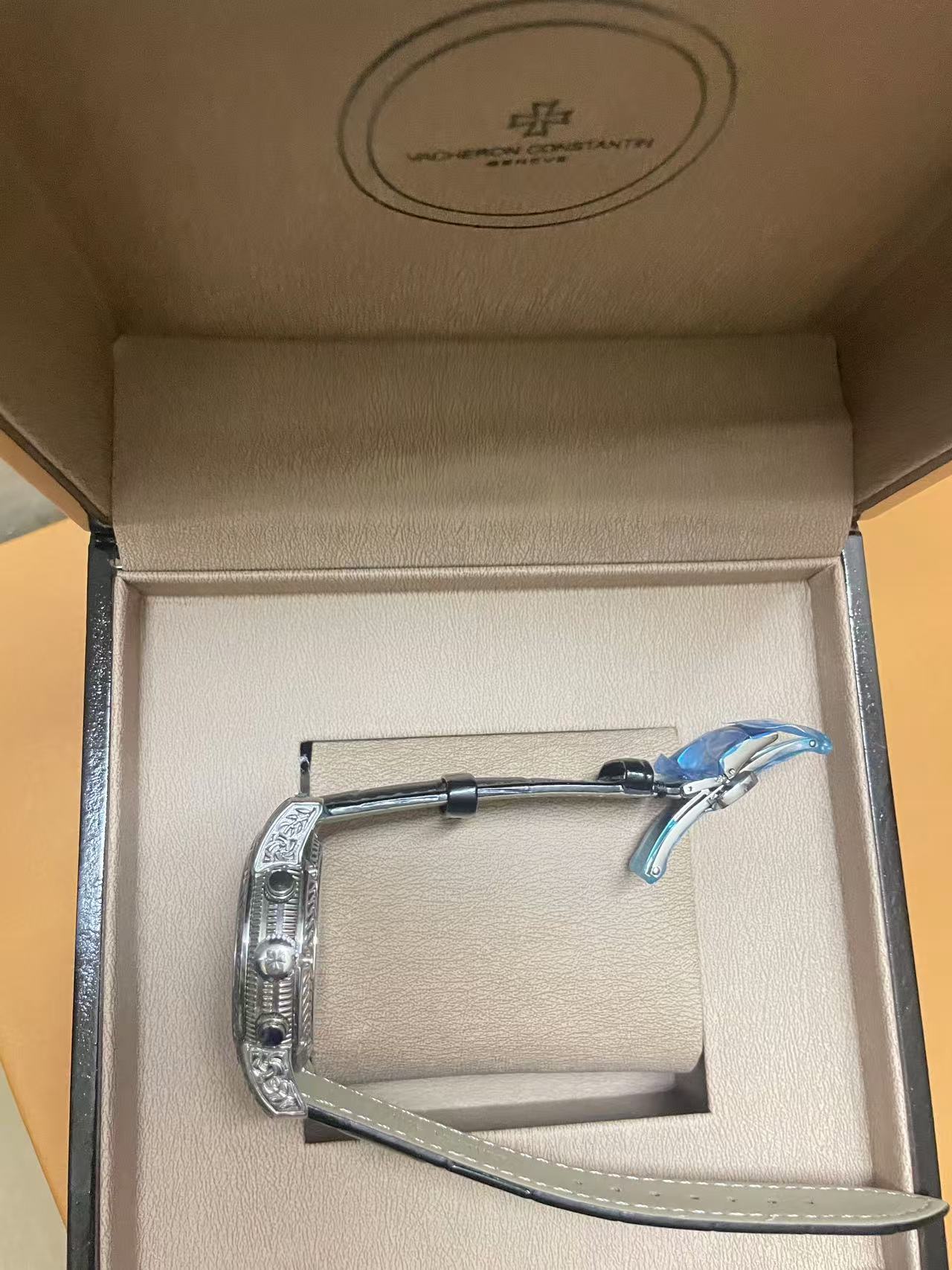 vacheron Co*sta*t*n mechanical watch-010