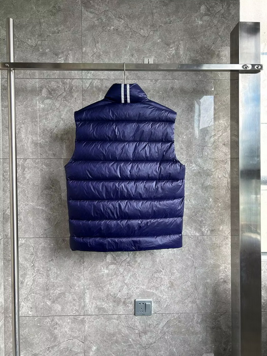 Can*a Go*e vest coat-015