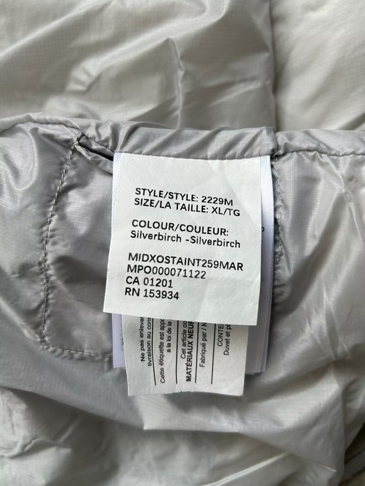 Can*a Go*e vest coat-011