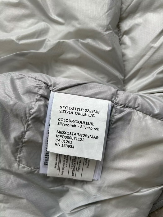 Can*a Go*e vest coat-012