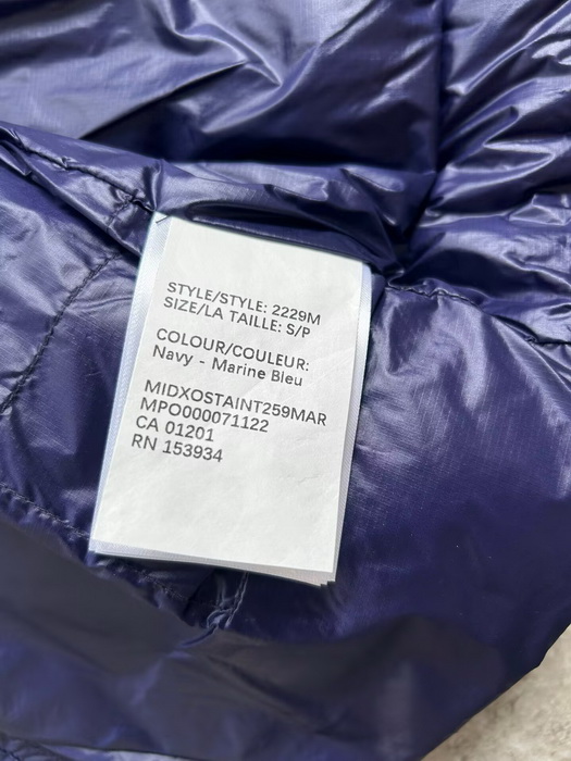 Can*a Go*e vest coat-015