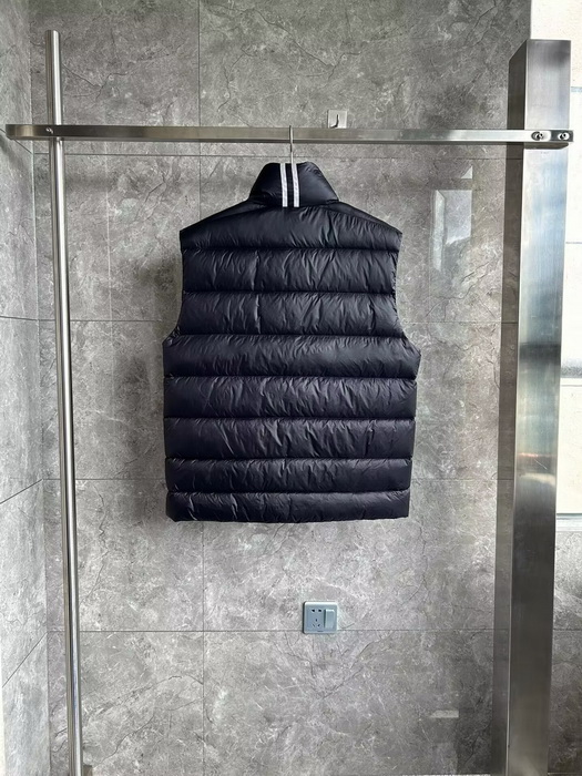 Can*a Go*e vest coat-014