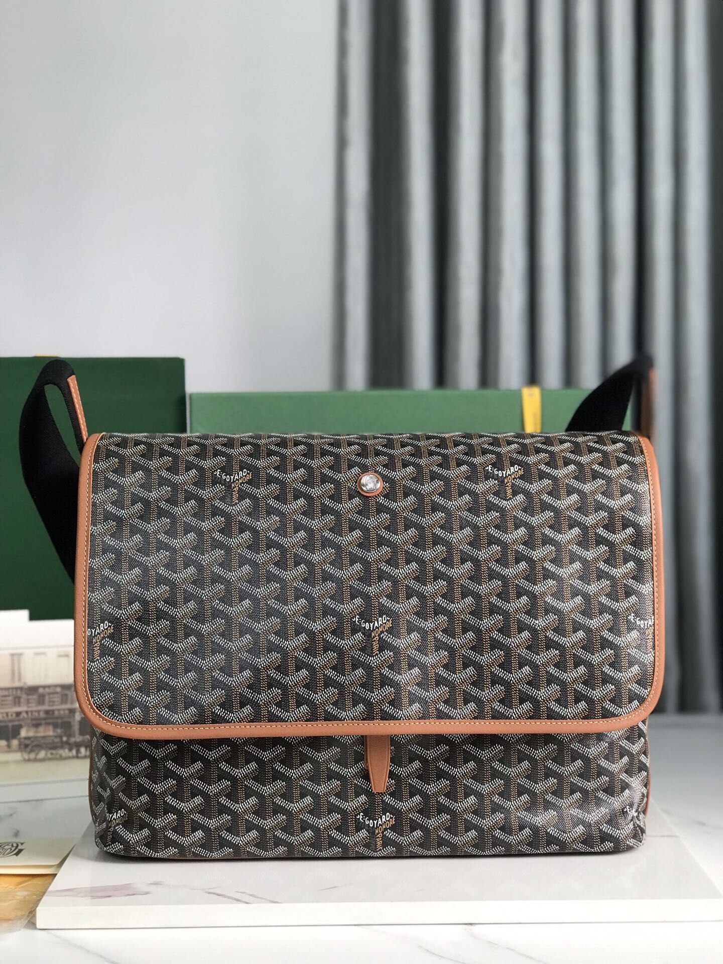 Go*ard handbags aaaa(men)-002