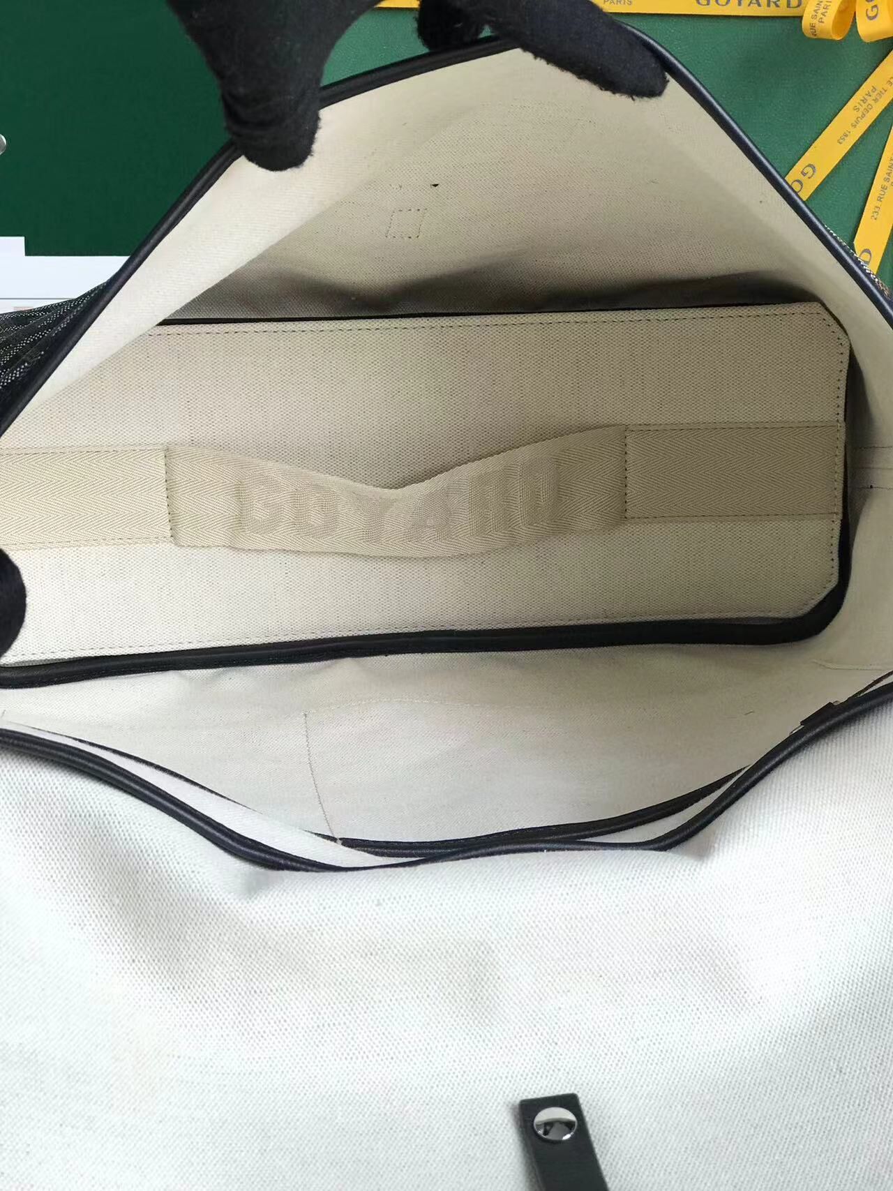 Go*ard handbags aaaa(men)-004