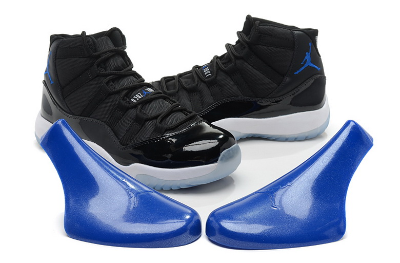 Air Jordan 11 Retro-026