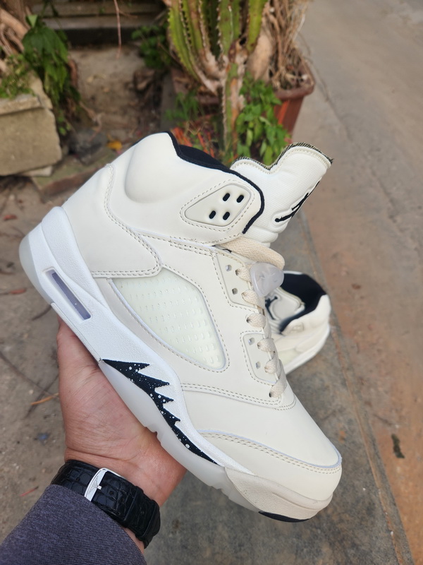 Air Jordan 5 Retro-030