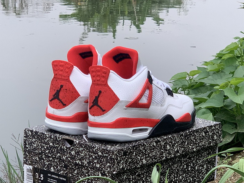 Air Jordan 4 Retro-085