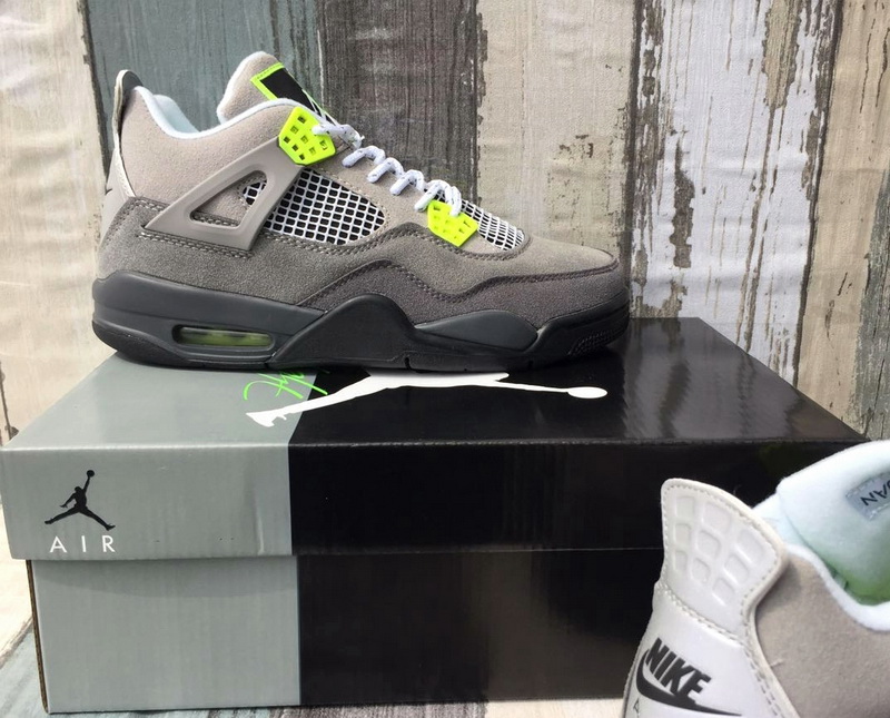 Air Jordan 4 Retro-107