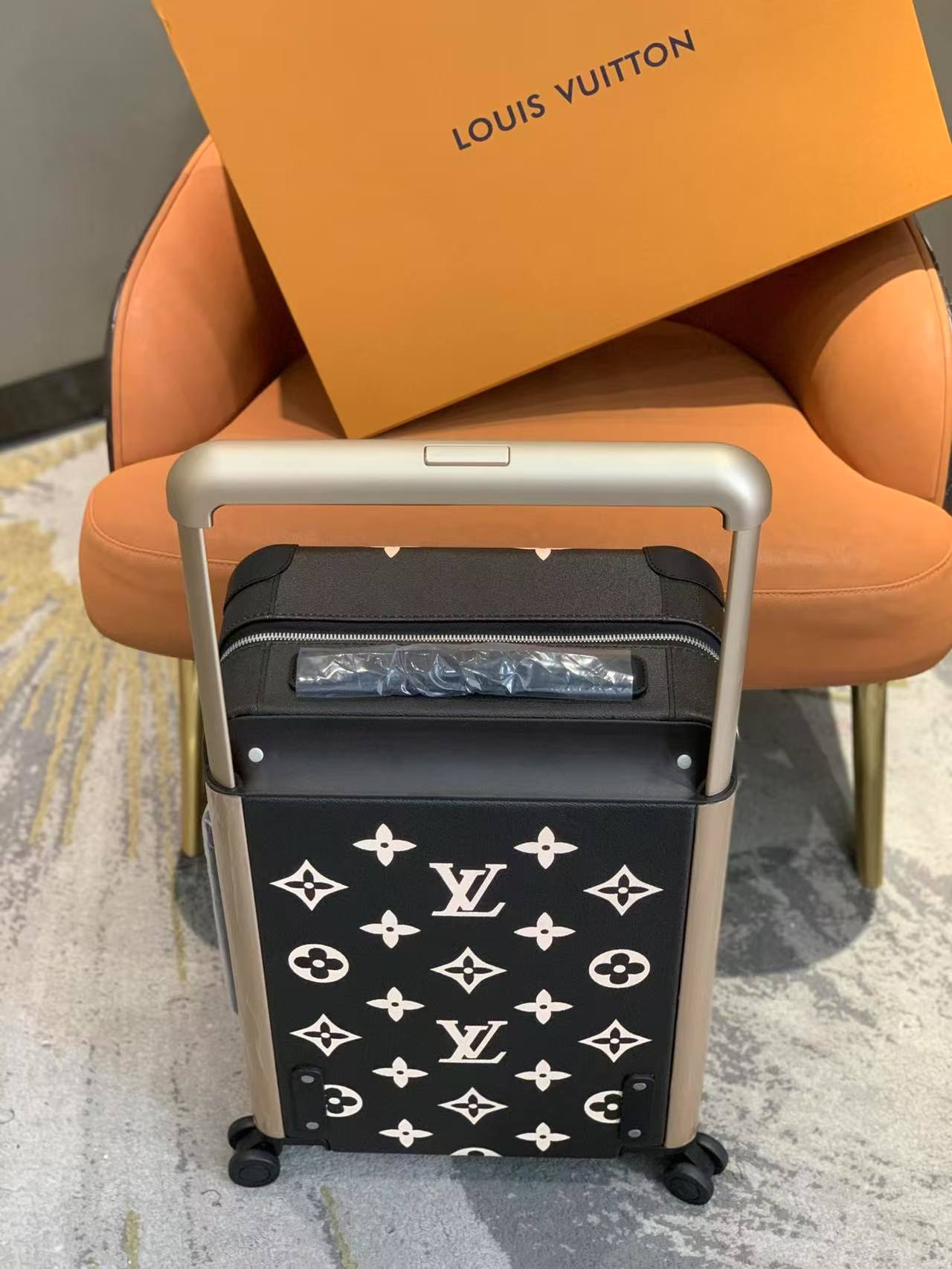 LV Suitcase(AAA)-004