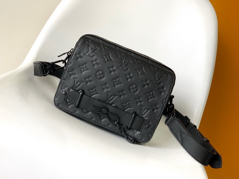 LV Handbags AAAA(Men)-153