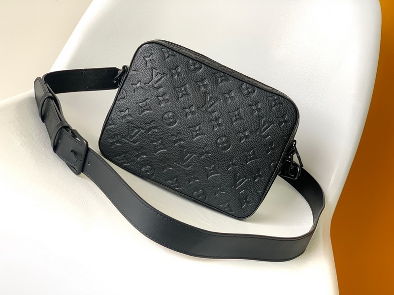 LV Handbags AAAA(Men)-153