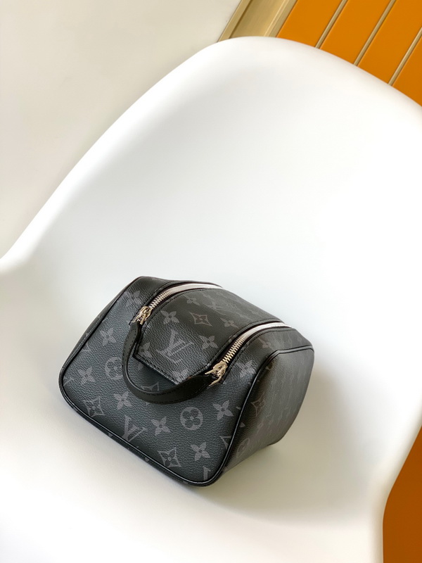 LV Handbags AAAA(Men)-165