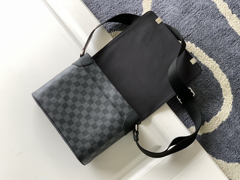 LV Handbags AAAA(Men)-178
