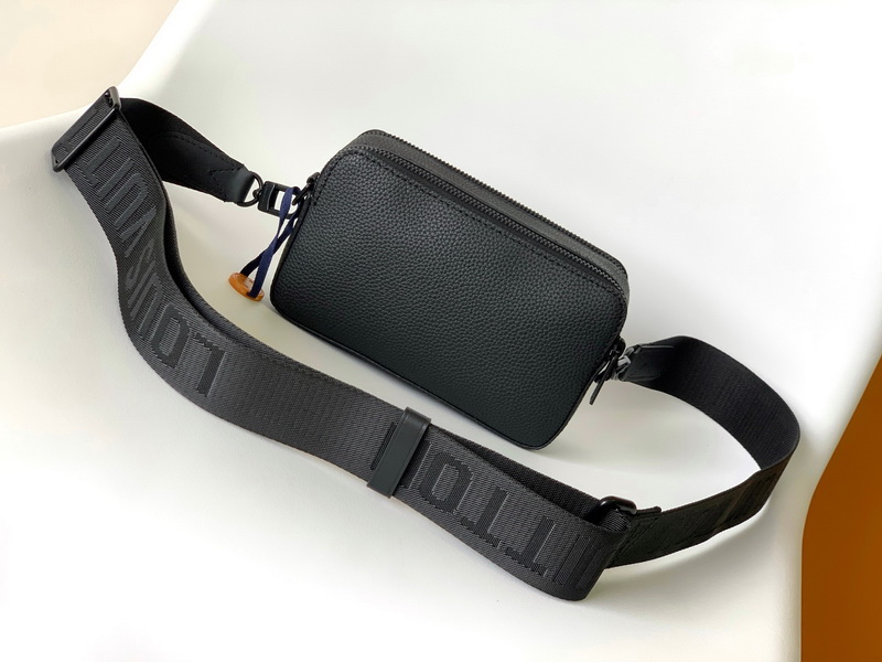 LV Handbags AAAA(Men)-186