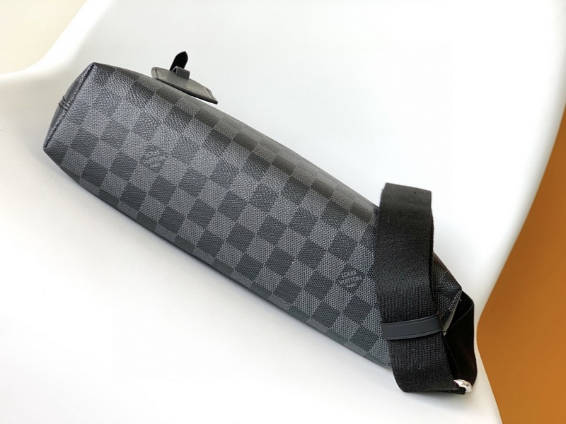 LV Handbags AAAA(Men)-194