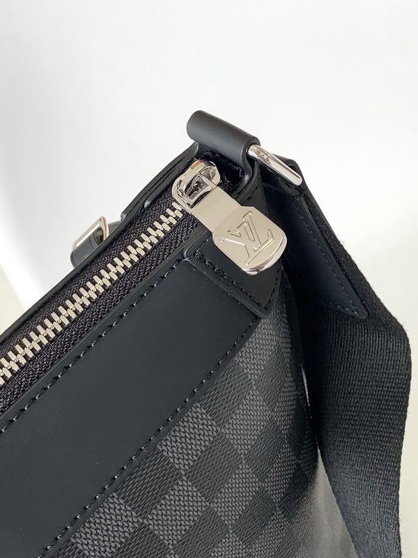 LV Handbags AAAA(Men)-194