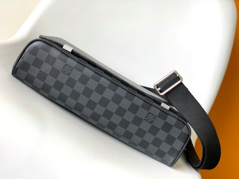 LV Handbags AAAA(Men)-201