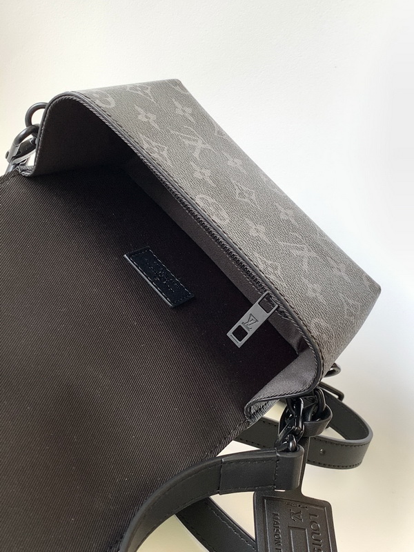 LV Handbags AAAA(Men)-202