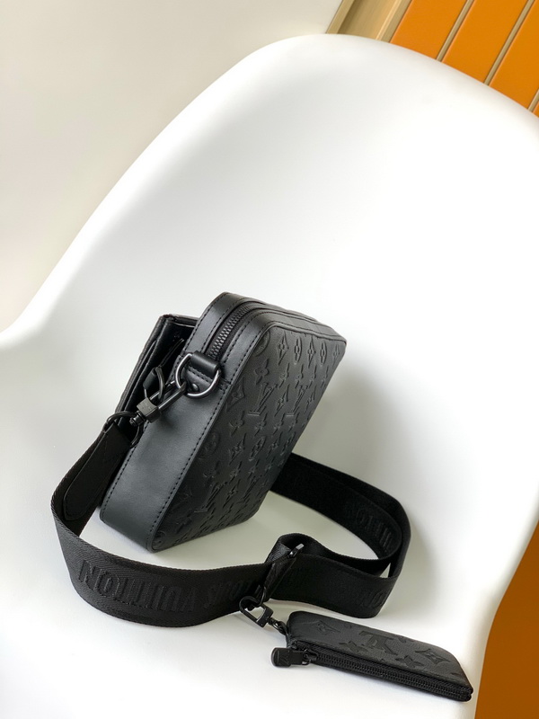 LV Handbags AAA(Men)-262