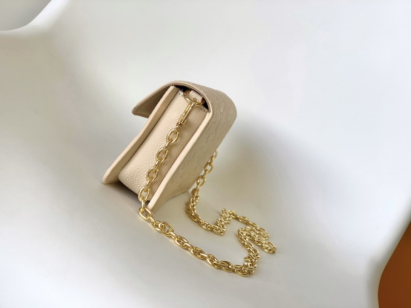 LV Handbags AAA(Women)-630