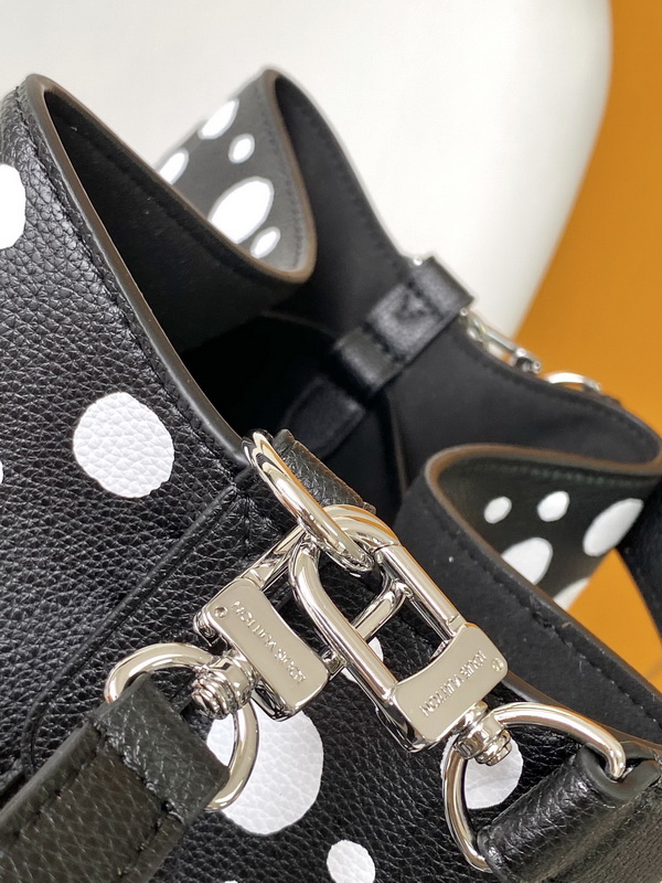 LV Handbags AAA(Women)-669