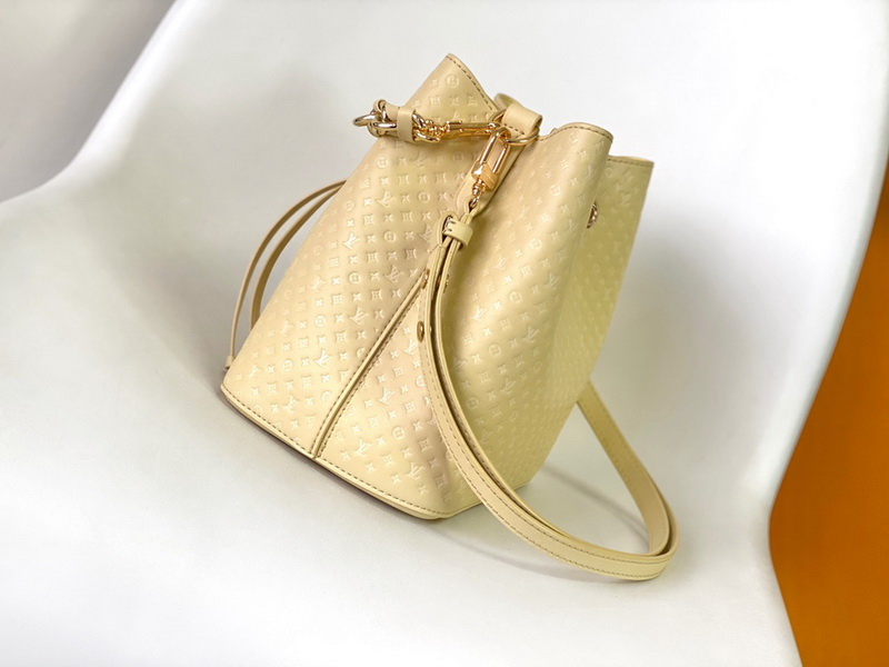 LV Handbags AAA(Women)-672