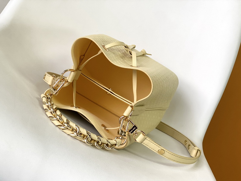 LV Handbags AAA(Women)-672